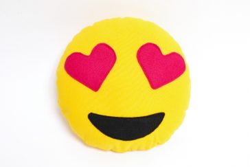 Emoji Kissen Herzaugen nähen Vorlage Schnittmuster kostenlos Freebie Download runterladen Smiley selbst selber machen